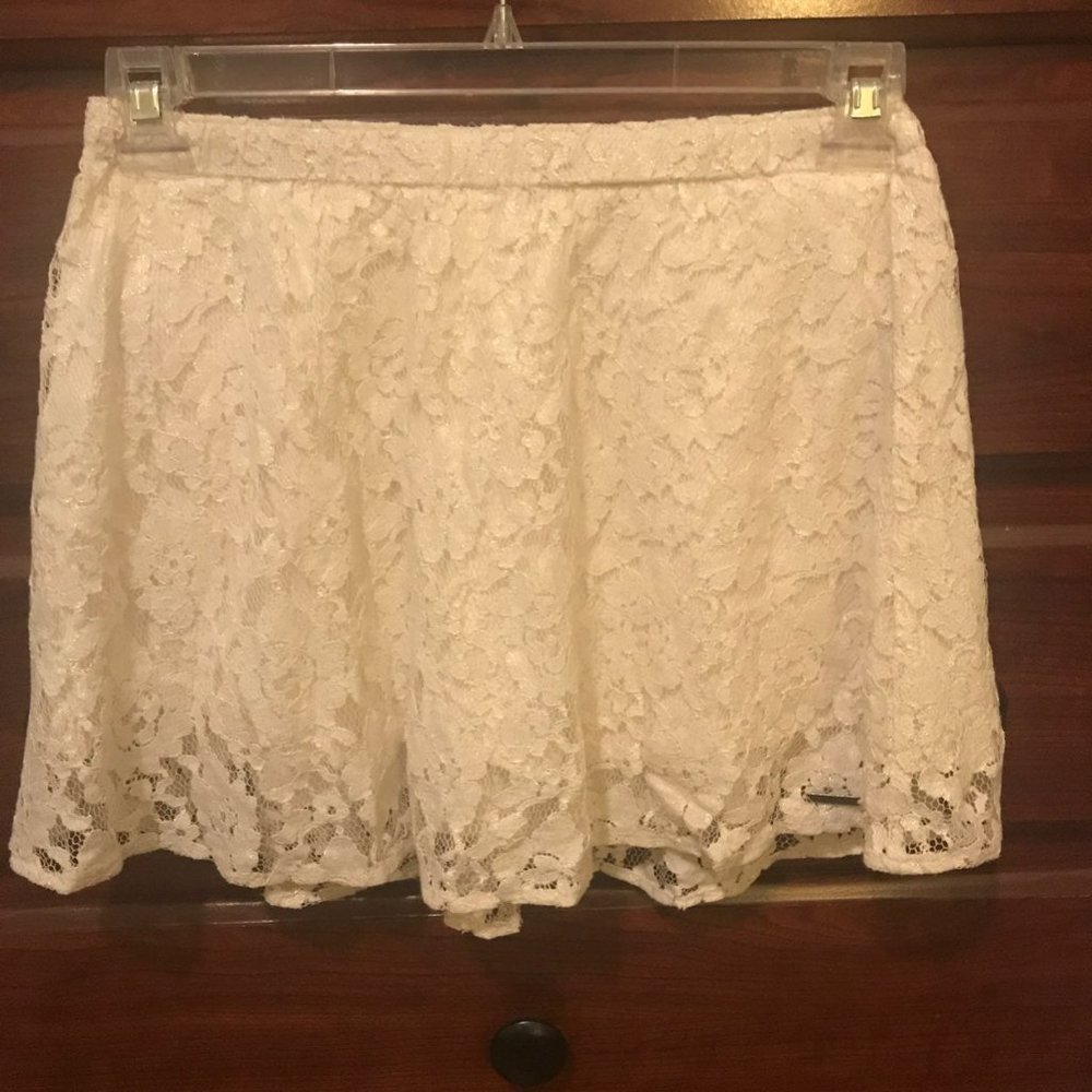 Abercrombie & Fitch Cream Lace Mini Skirt